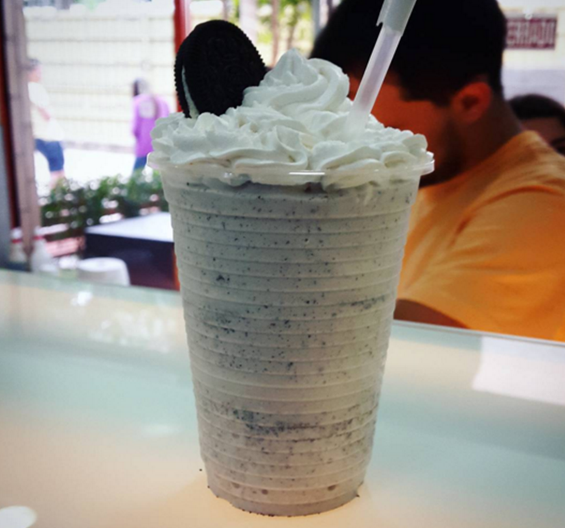larutavalencia's tweet photo. Las tardes son divertidamente deliciosas con @Poppa_Heladeria ¡Su merengada de oreo es de nuestras favoritas! #LRV https://t.co/JvKDoyKmo4