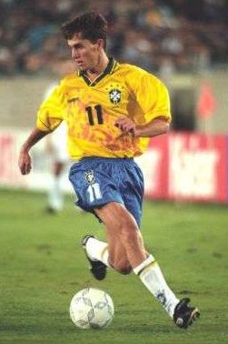 Fullfutbolero's tweet photo. #Savio Bortoloni Pimentel,centrocampista,617 partidos,165 goles,44 veces internacional🇧🇷 https://t.co/FydXOW75Ff