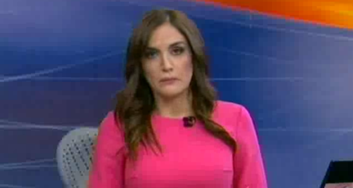 sopitas's tweet photo. De los creadores del "Avísenme", llega el nuevo FAIL en la TV nacional: “Nooo, qué cabrón”😂 https://t.co/eLnGaAQf73 https://t.co/J7fq2h9pb1