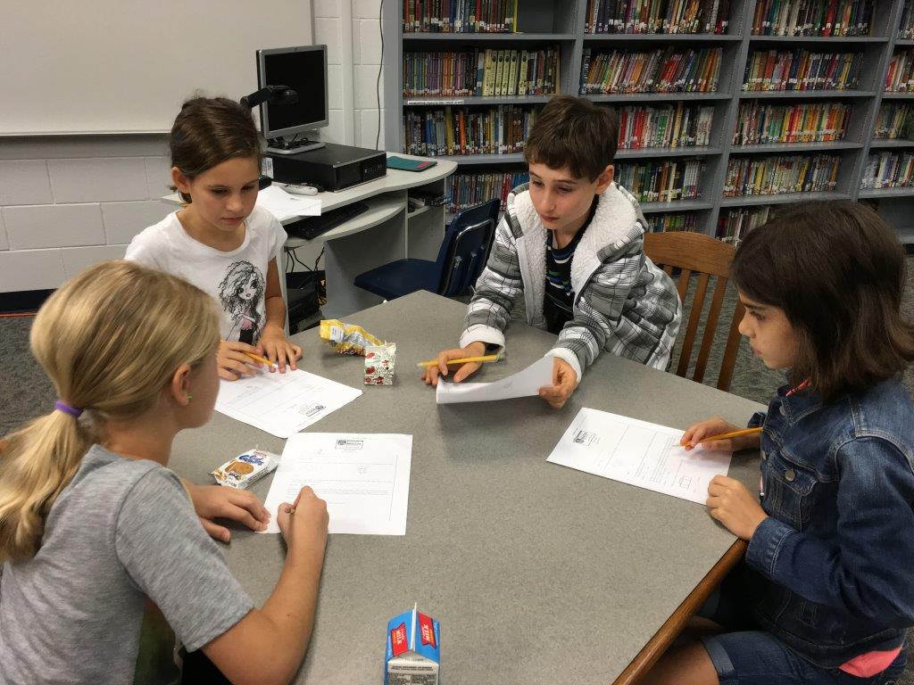 LaurelOakElem's tweet image. Even in the cold, these kids never break a sweat doing Noetic Math!
#LOEgoodthings, #problemsolvingsuperheroes