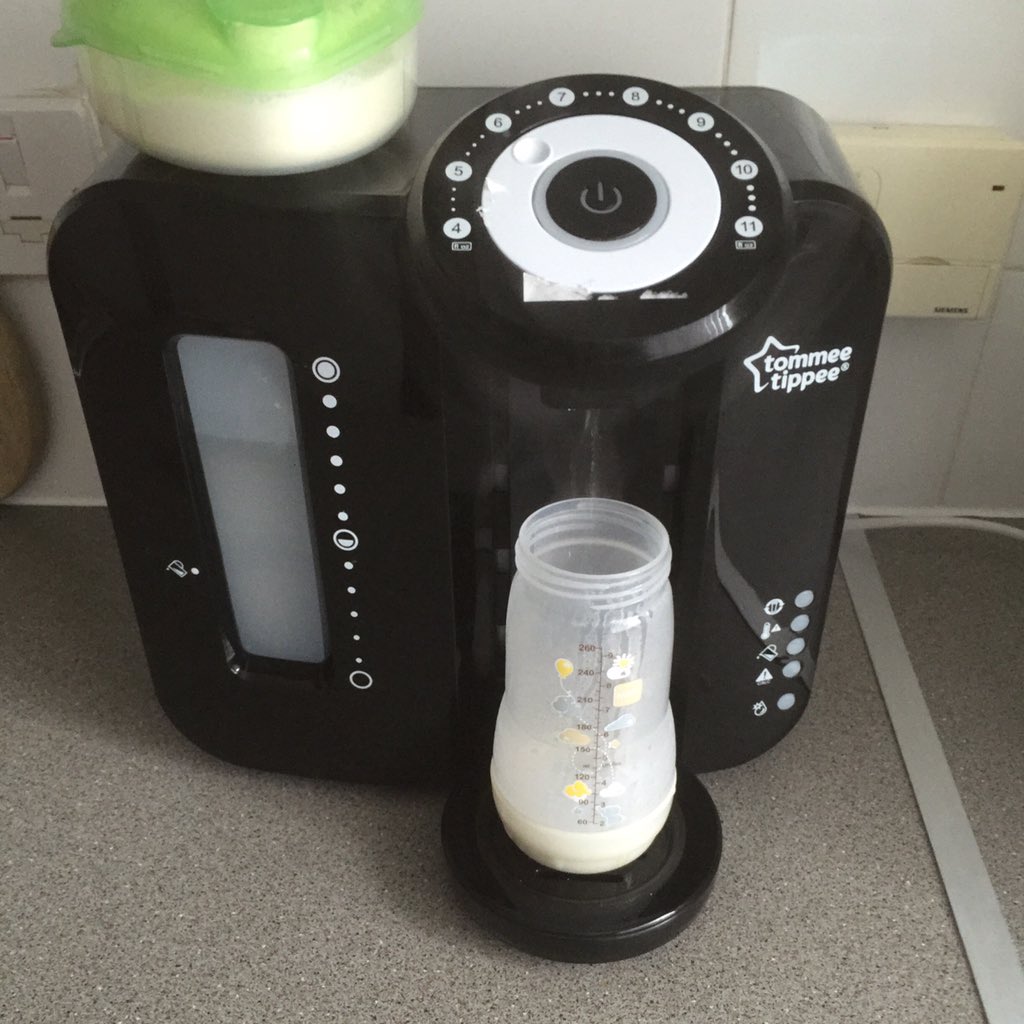 ChloeXxXMarie's tweet photo. How did I go this long without this👌🏻 @tommeetippee_UK #godsend🍼 https://t.co/tEQfBP64O8