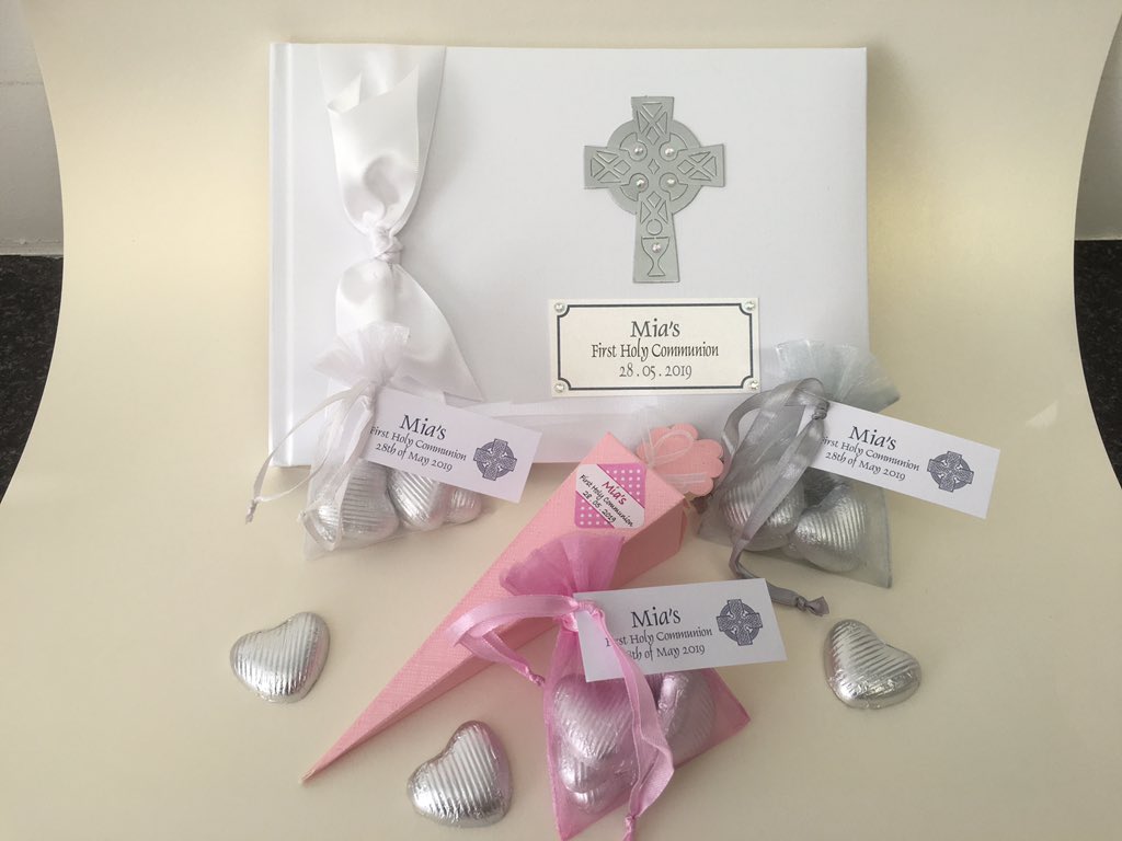 InvitationMaker's tweet photo. Gorgeousness for #communion &amp; #confirmation boys &amp; girls at https://t.co/Kxb4YIvz2v keeping it Irish 😀 https://t.co/xCGKyiJwYA