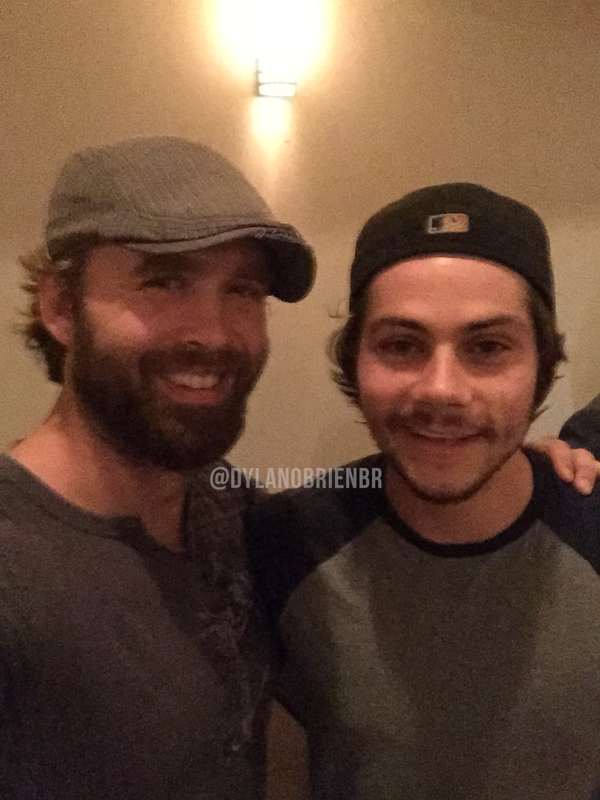 DylanOBrienPT's tweet photo. Vejam a entrevista que @dylanobrienbr fez a Jeremy Sande, que contracena com Dylan em DH:
https://t.co/6XZuRkeqsG https://t.co/MFKkH1ZwMN