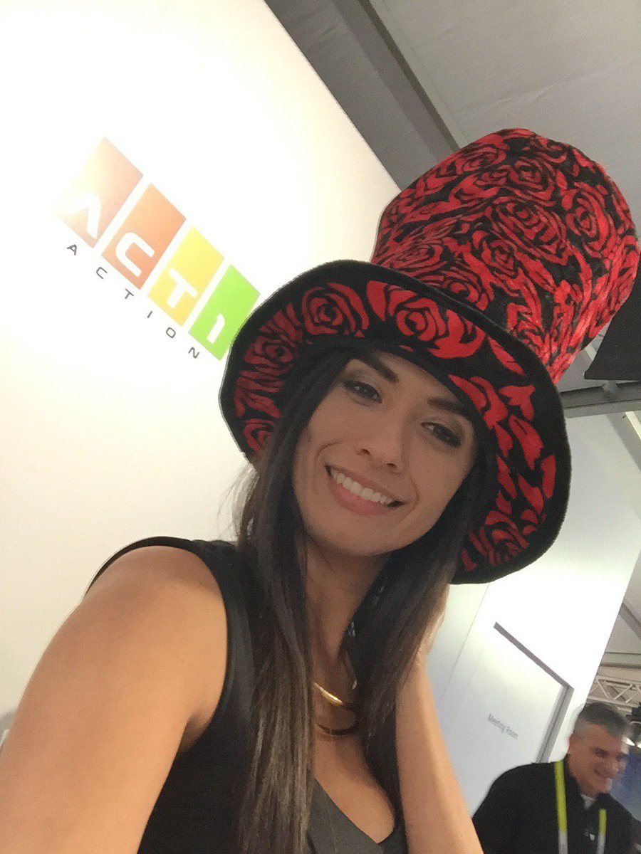 JimenaGrimaldos's tweet image. Get your Act on #Activeon  #CES2016