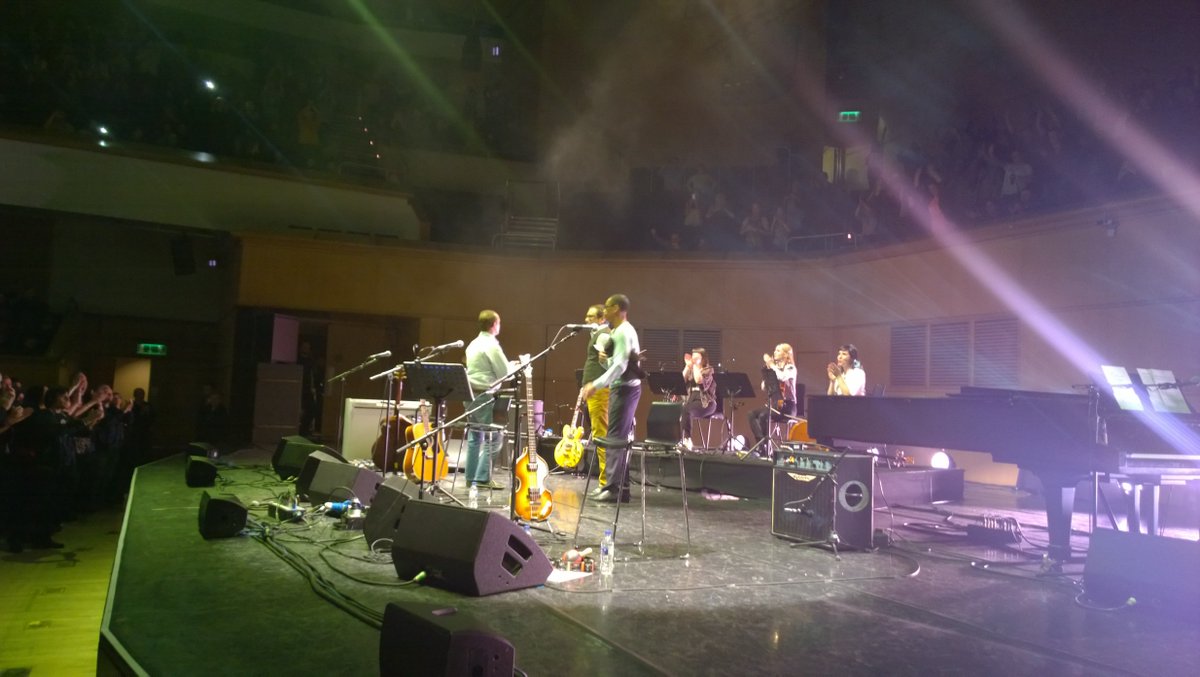 BazzaMills's tweet photo. @OCSmusic @SimonFoxyFowler @stevecradock @QStrings fav gig of 2015 (only phone shots) but brilliant night @GCHalls https://t.co/Br2eMAjOsZ