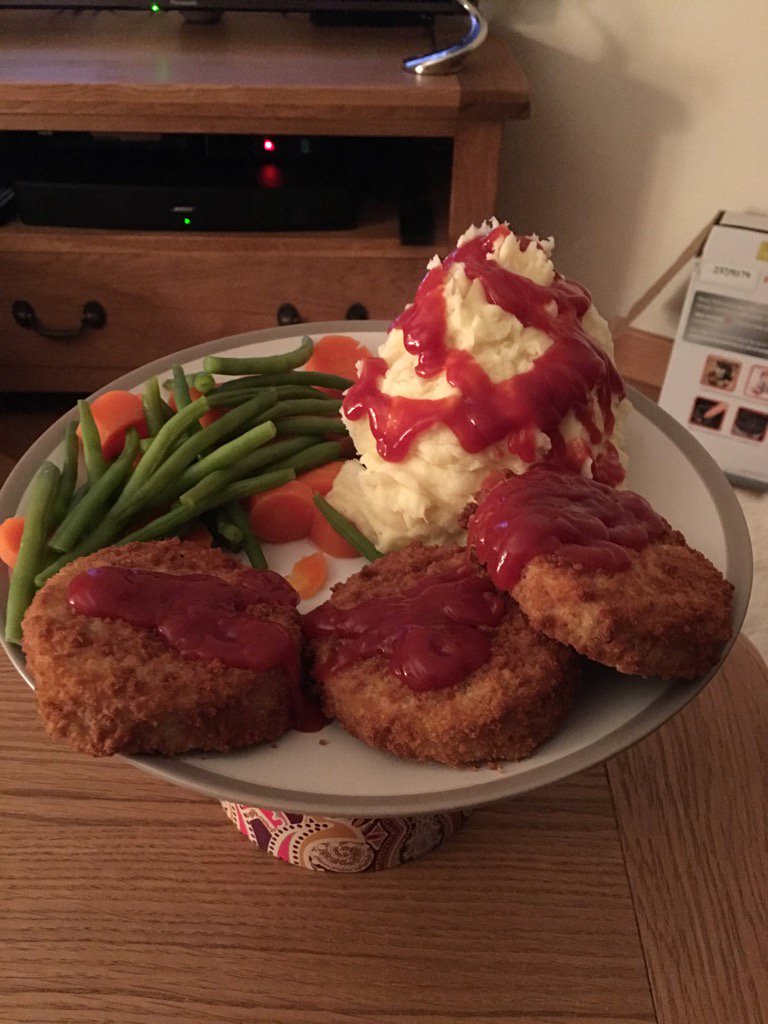 greedypilot's tweet photo. For a growing #pilot. Post sim dinner. #RST https://t.co/PY3WaH9kbQ