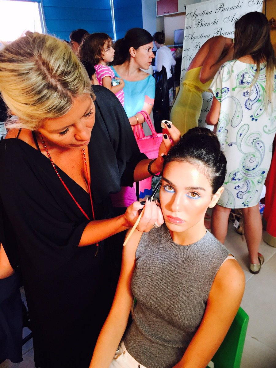 MariaGrebol's tweet photo. Algunos maquillajes para en @six_oclocktea
#Backstage #MaxFactorLA #Runway https://t.co/qK9zfxdwgY