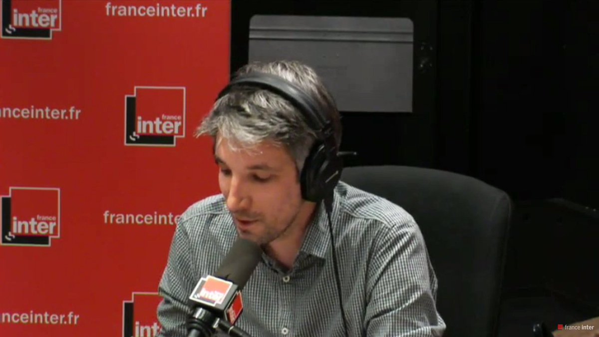 franceinter's tweet photo. [VIDÉO] Le vidage du Canal Saint-Martin fascine. Réactions recueillies par @GMeurice
► https://t.co/Tc9iikwZ5V https://t.co/3KsZgbTFWf
