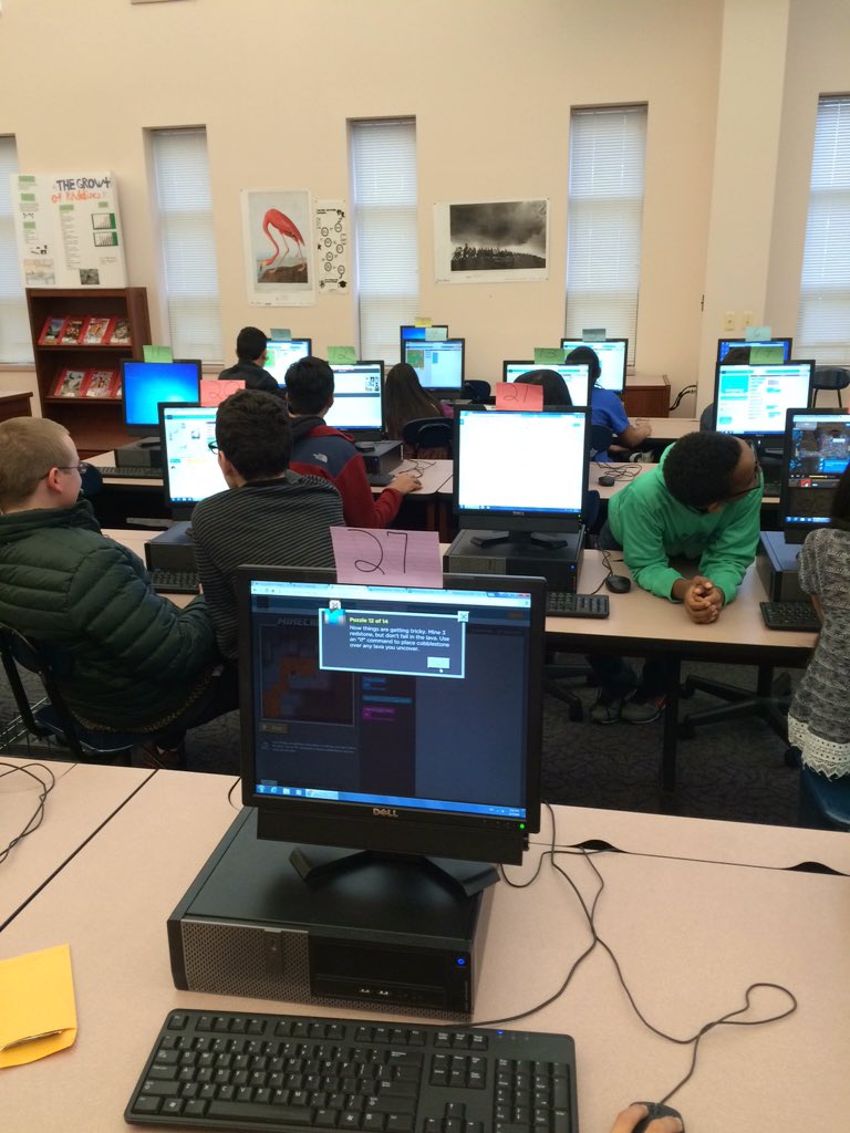Liberty_WO's tweet image. After school coding with Math Club & Academically Speaking #HourOfCode #wocode