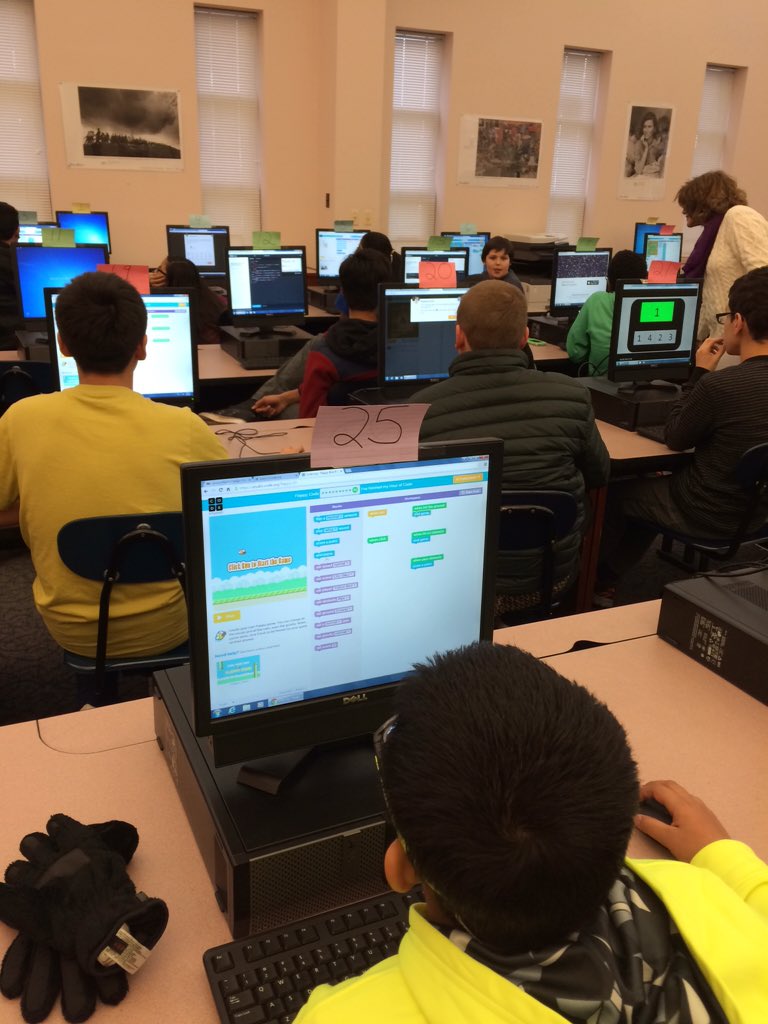 Liberty_WO's tweet image. After school coding with Math Club & Academically Speaking #HourOfCode #wocode
