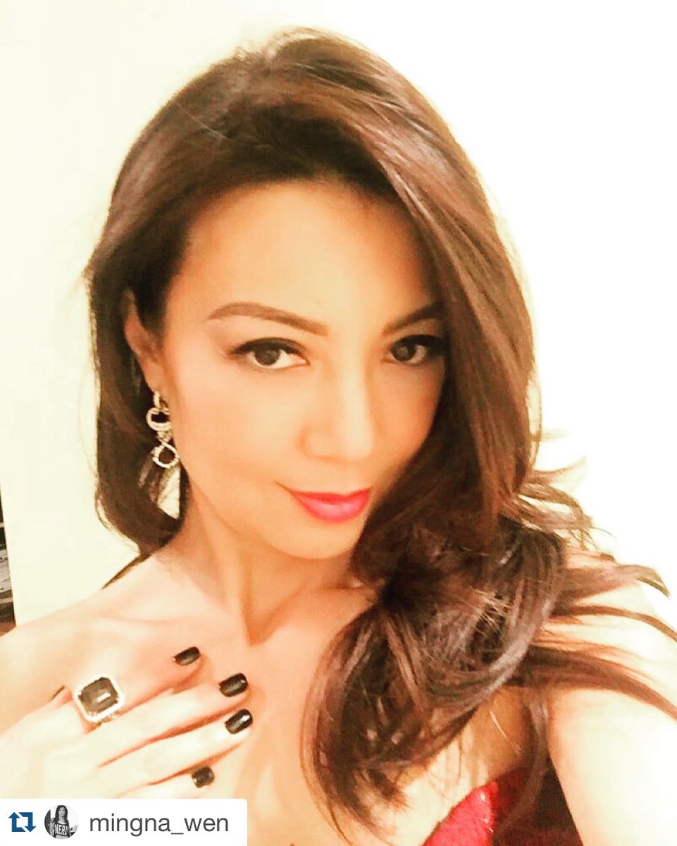 imPRESSBeauty's tweet photo. Are you a #agentsofSHIELD fan? @MingNa wore our nails to People's Choice Awards! Doesn't she look stunning? ❤️ https://t.co/m8kD59HZ3r