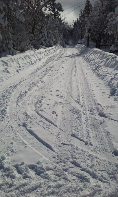 Need flame thrower! Snow is beautiful. Living in a resort town makes it hell. https://t.co/HJNSC6AmU<a href="/tag/bossdemonika"class="tags"><span>#bossdemonika</span></a>