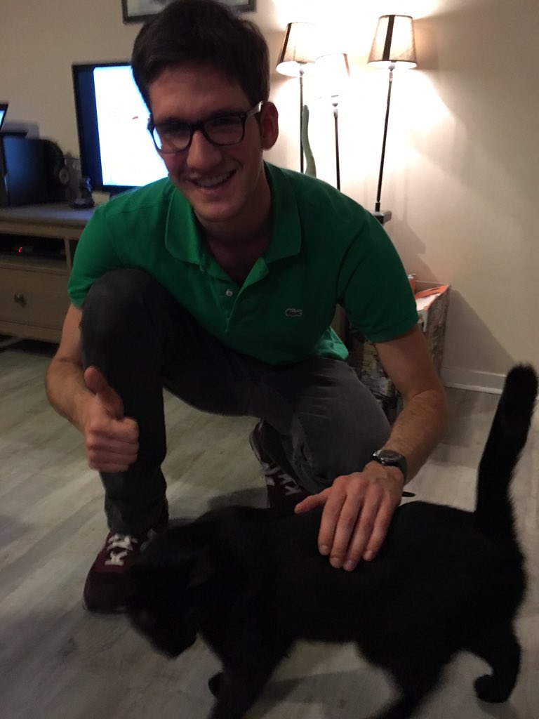 Victor_Ghat's tweet photo. Le chat noir vous souhaite bonne chance ! #DigiLifeAgency #ESSECDWC @aimane_el_bouaz @Julie_srvs @akarpins https://t.co/GYGYwjOO8q