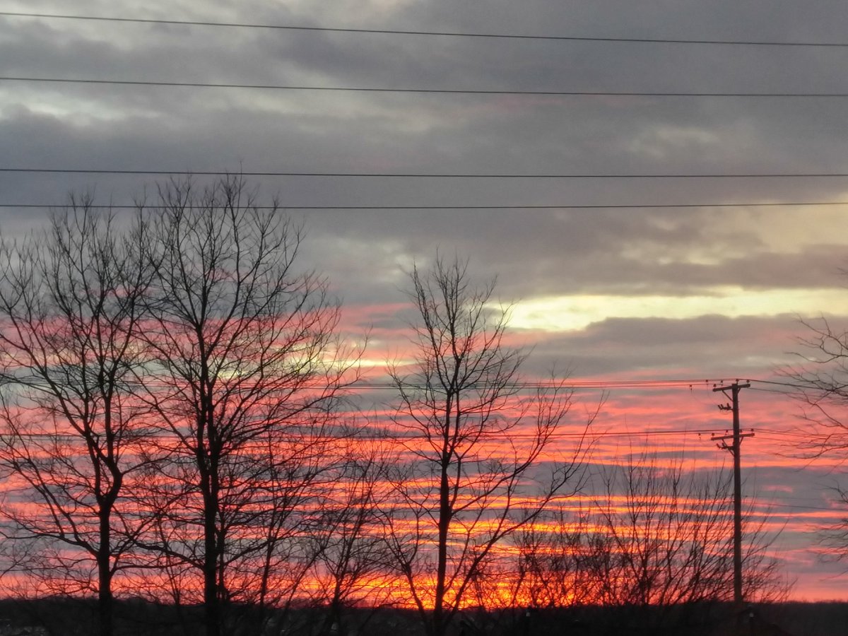 amirabella_19's tweet photo. @weatherchannel @NWSChicago Beautiful sunrise this am
#minookail https://t.co/yHgzufiv3l