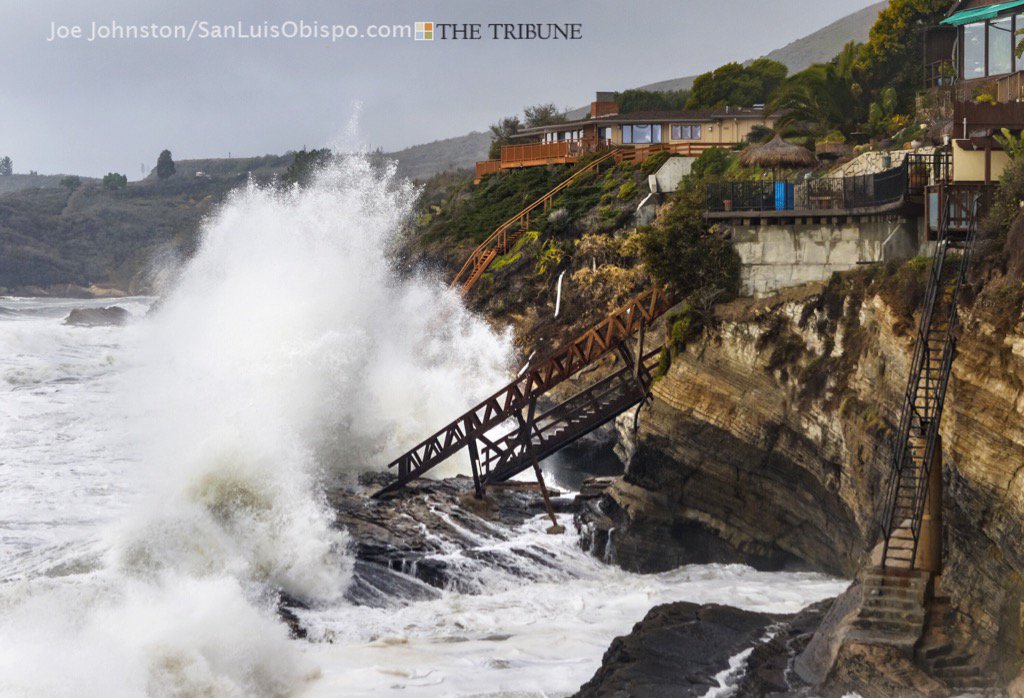 SLOJoeJohnston's tweet photo. #ElNino powered surf storms into Shell Beach #californiacentralcoast https://t.co/xe2A3Kcomx