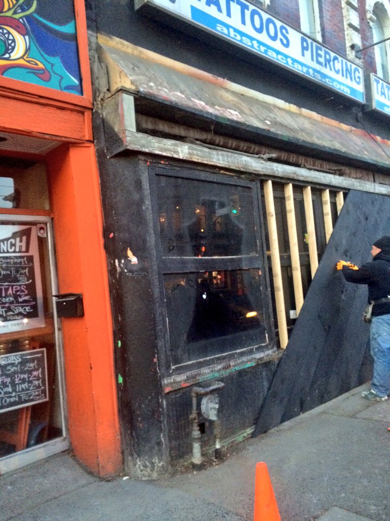 upshtairs's tweet photo. Looks like we're going to have some new neighbours soon! #QueenStWest #thesix #TorontoMusic https://t.co/UhqfYiDulo