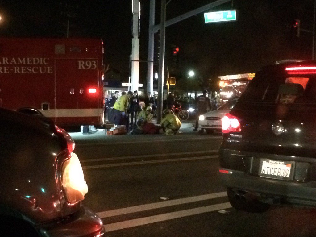 eccunionumar's tweet photo. @ABC7 Emergency vehicles and person on pavements or sidewalk on Prairie Avenue. #abc7eyewitness https://t.co/X5Iw5dVx4w