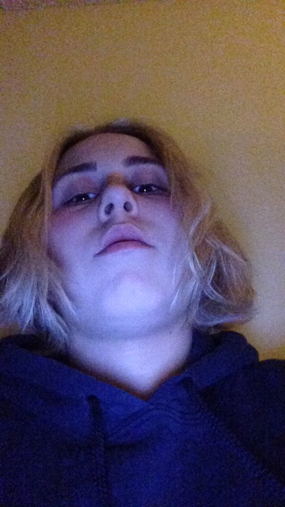 aida5raab's tweet photo. Snap chatting guys be like https://t.co/6HiCQLOb6L