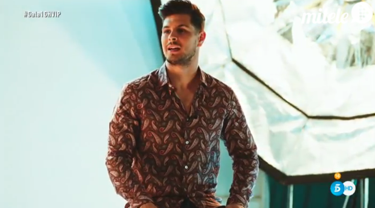 vanitatis's tweet photo. Duelo de modelos. ¿Quién es más atractivo?

🔁 Javier Tudela

❤ Alejandro Nieto

#Gala1GHVIP
https://t.co/v5sO3w6hxD https://t.co/wxOWmmtWJB