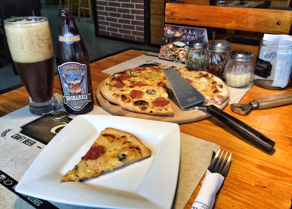 WickedPizzaEC's tweet photo. Acompaña tus platos favoritos con una #CervezaArtesanal #EdiciónEspecial #CerveceriaBrobarnia https://t.co/UhPK91gLV5
