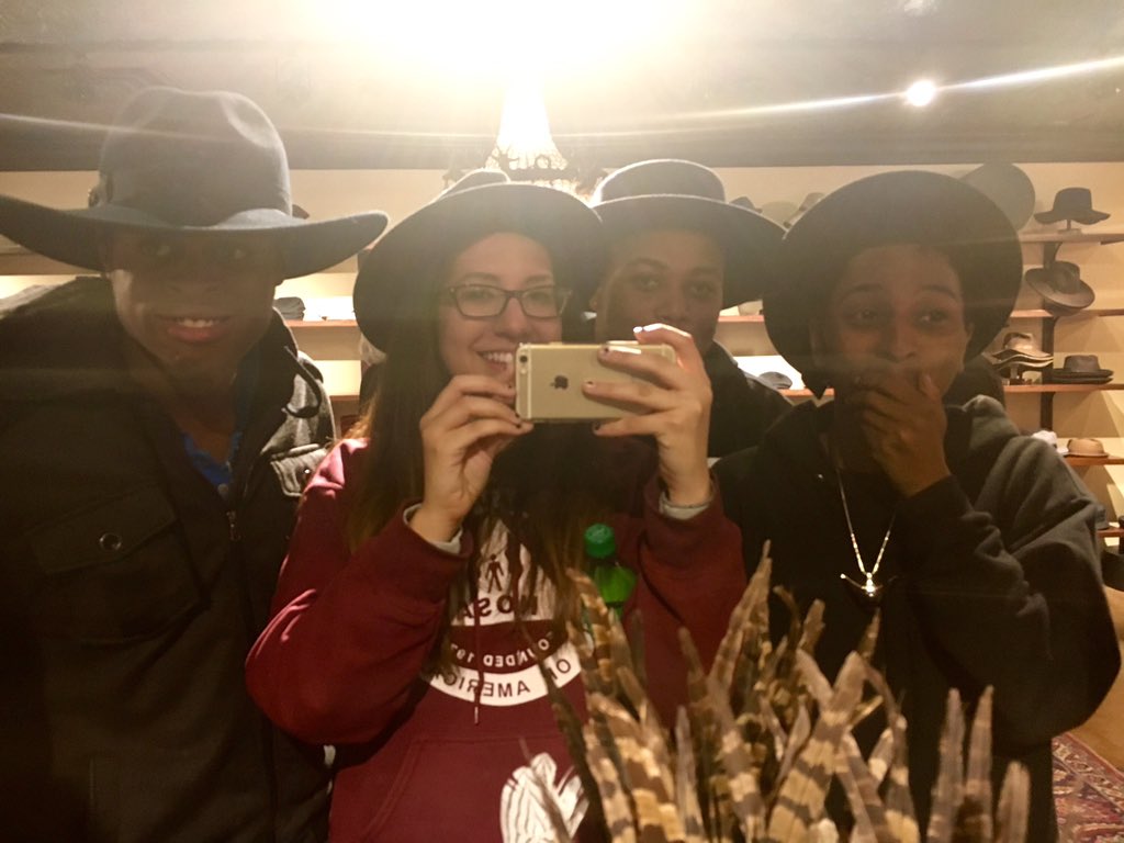 kendritaaaa's tweet photo. Squaaad 💖 + D lookin' like uhh Rayman https://t.co/iFgWHRjY20