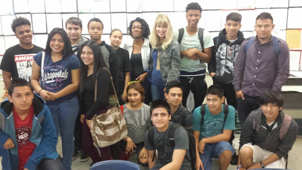 TheAndreaAbbate's tweet photo. Going back to Compton High to teach English!
#volunteer #los Angeles #Comptonrules https://t.co/qJaihbV3oe