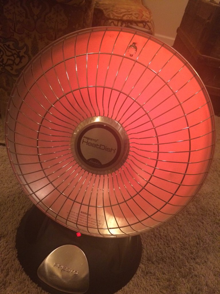PaigeMuma's tweet photo. Heaters: my one true love in life 😍 #coldprobs #paigeprobs https://t.co/QqkrUhuLLH