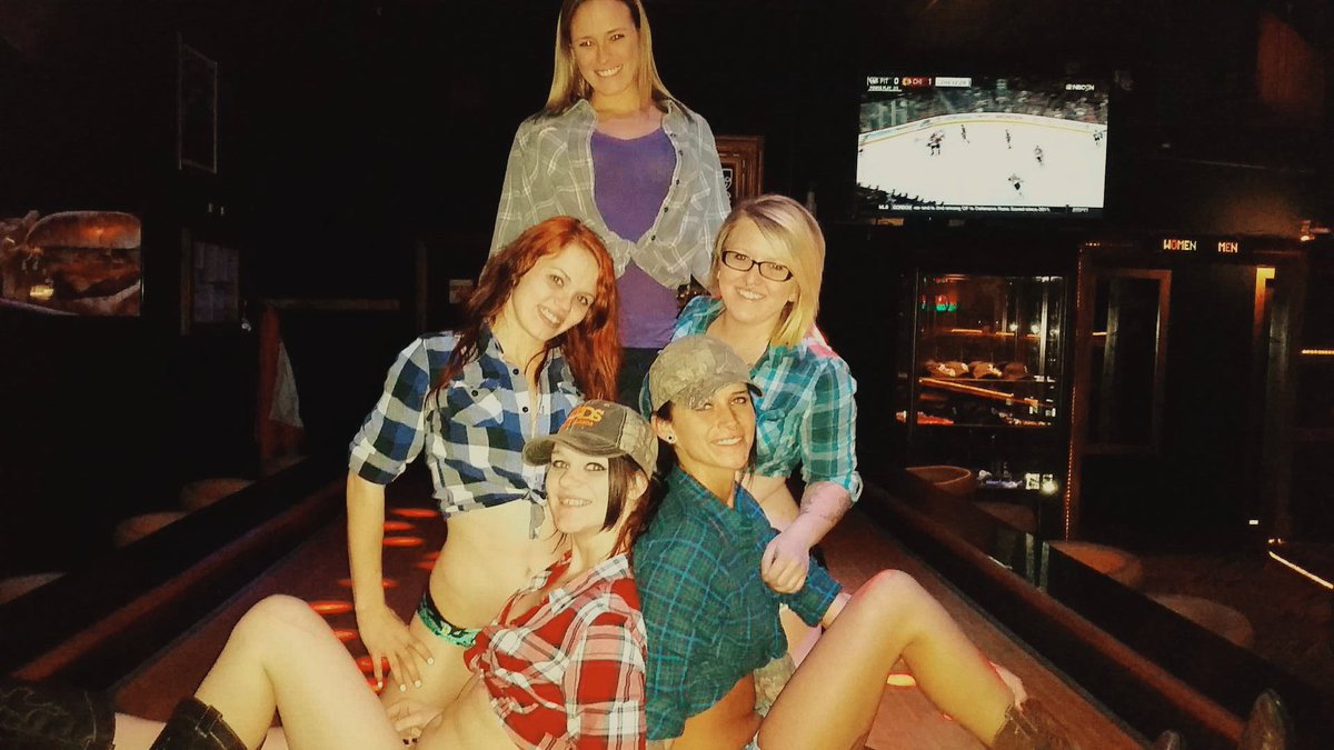 meganamberlynn3's tweet photo. #WestVirginiaWednesday #Brandys #MyMainBitches https://t.co/nD6CNc3Gs8
