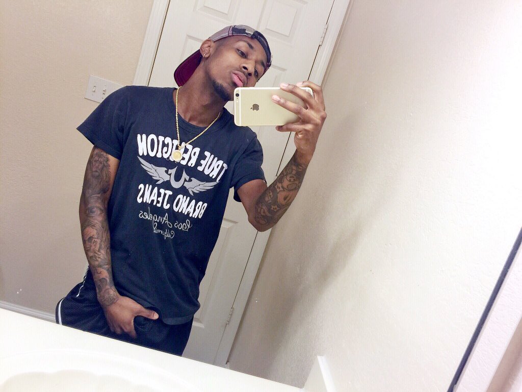 pasocash's tweet image. I wanna be your best friend 😏