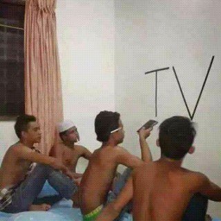 deka_claluctya's tweet photo. Nonton tipi kok kyk gne..... https://t.co/bdt7xFYAj8
