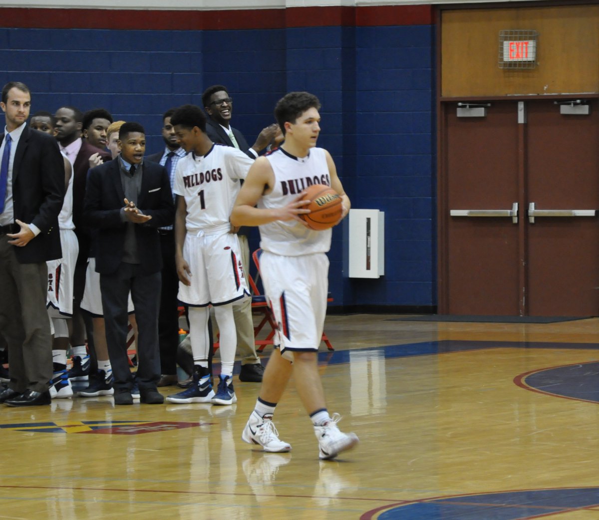 DCSportsFan.com (@dcsportsfan) on Twitter photo Congratulations to <a href="/_stabasketball_/">St Albans Basketball</a> player George Walker on scoring his 1000th career point tonight. @StAlbans_STA Congratulations to <a href="/_stabasketball_/">St Albans Basketball</a> player George Walker on scoring his 1000th career point tonight. @StAlbans_STA