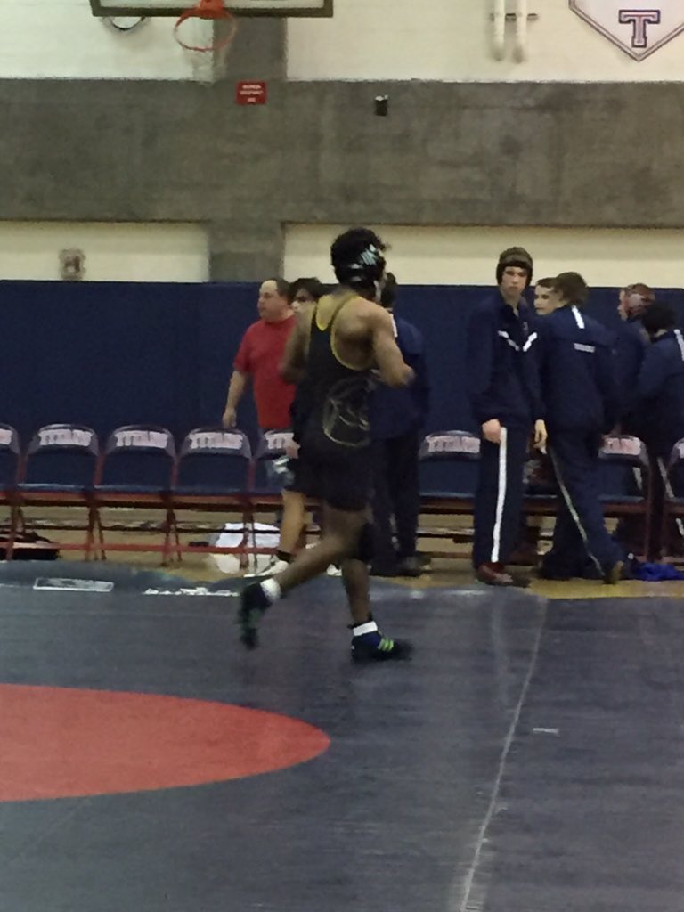 Brandon Hernandez with a pin at 138