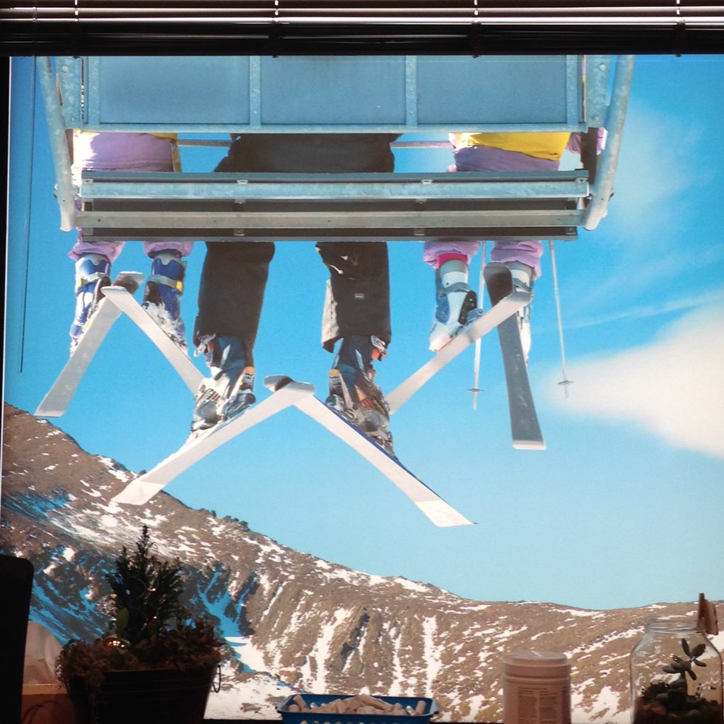 NinaWallinder's tweet image. Bahaha! Window decor fail! No binding for L foot of R child. No lift pole(s). Going up to ski on rocks! #RideToHell