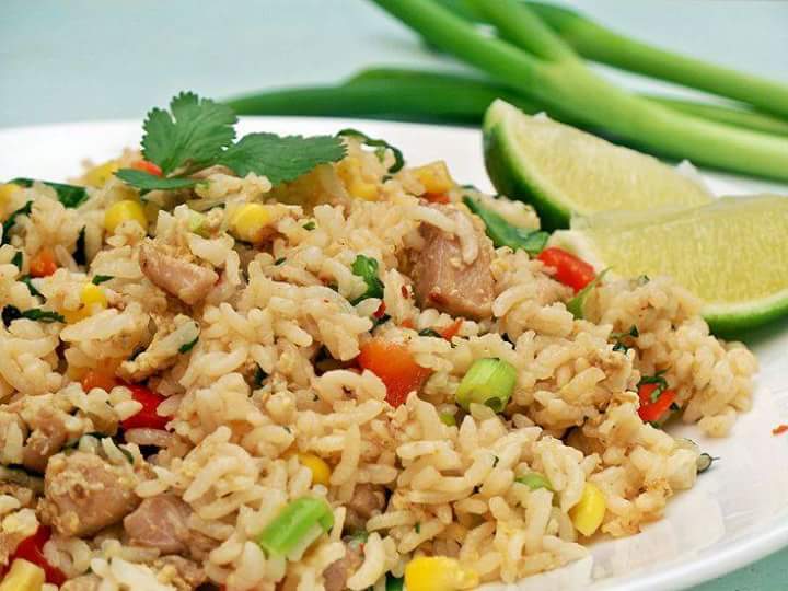 met_oh's tweet photo. Deze maand code rood bij koken met Oh.Thaise viskoekjes, rode curry en gebakken rijst €20 voor 2pers https://t.co/R2zwReDP3N