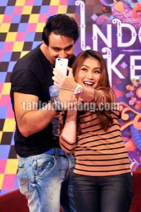 #FlashbackFriday 😍😍 <a href="/saurabhraajjain/">Sourabh raaj jain</a> <a href="/SRJFIndo/">SRJFI</a> <a href="/SRJ_FC/">Sourabh Raaj Jain FC</a> @SRJthoughts <a href="/CheckInBangkok/">K2K Production FC</a> <a href="/checkinbangkok_/">CIB</a>