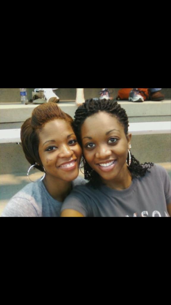 _Britt_Walker's tweet photo. HAAAAAAAA #fbf #clemsongame #2008 me & tip https://t.co/k3e8t5Q7hX
