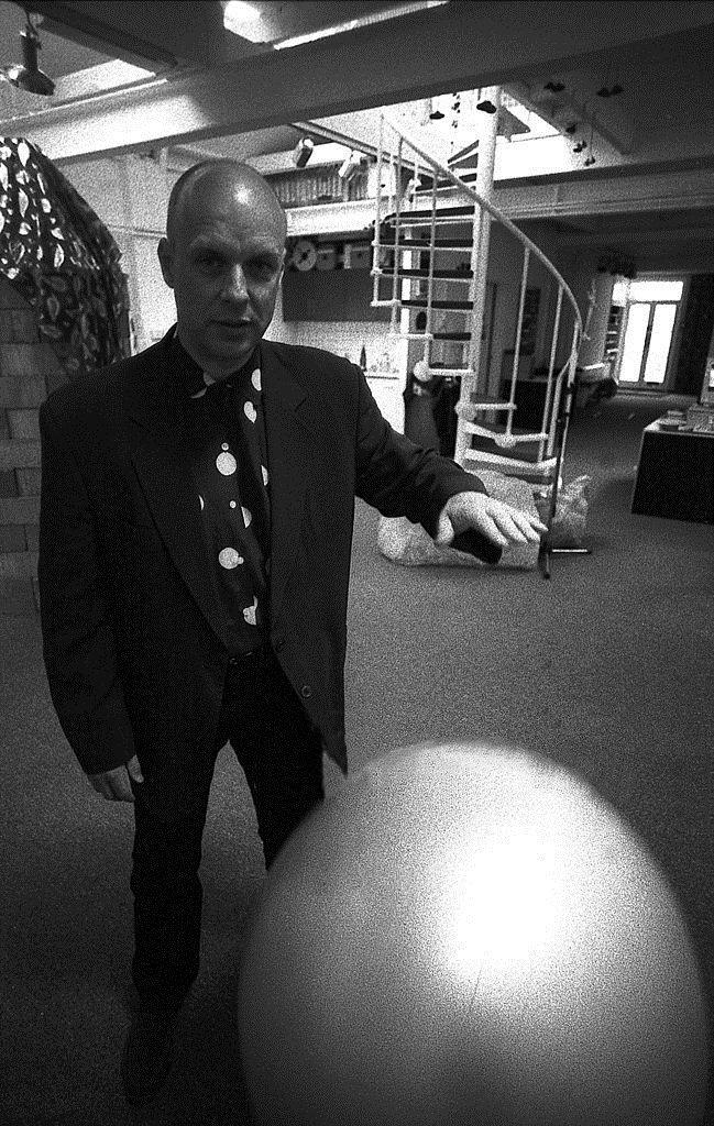 Brian Eno, sahabat sekaligus rekan bermusik David Bowie © Twitter.com/David Bowie