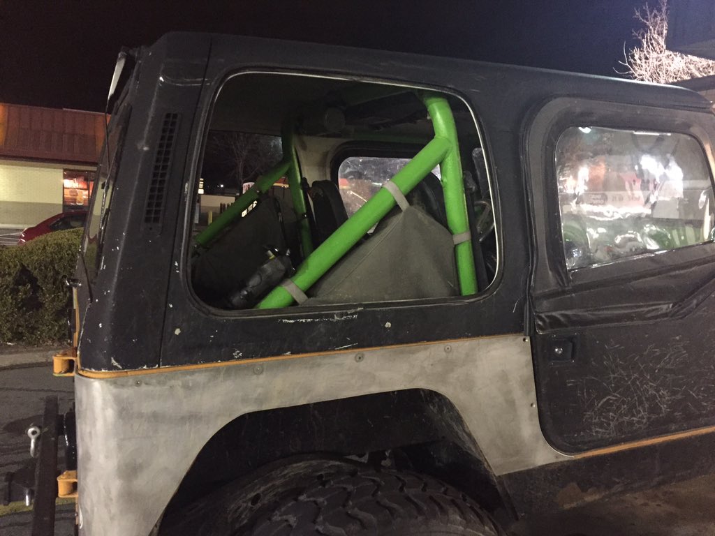 CodyMigueL's tweet photo. Have you seen my window? I lost it https://t.co/8FlhD2qNB3