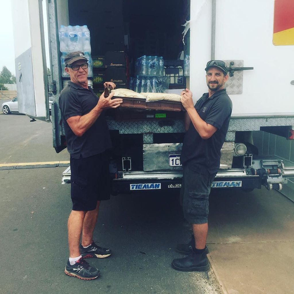 SouthboundWA's tweet photo. We have been working with the Department of Parks and Wildlife to assist the Waroona Evacu… https://t.co/VNrvaN4P7s https://t.co/YDemZZ5r9V