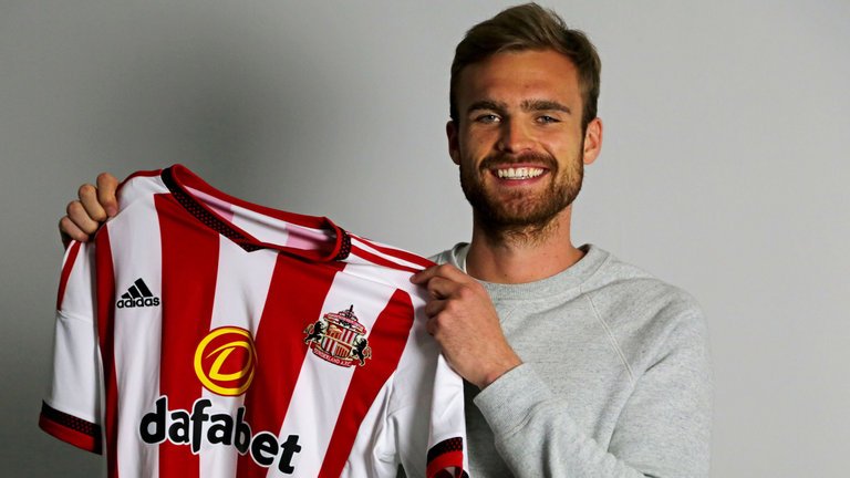 SkySportsPL's tweet photo. ICYMI: Sunderland completed the signing of Jan Kirchhoff from Bayern Munich last night https://t.co/zTi85e9ACJ https://t.co/CVhbtpdytk