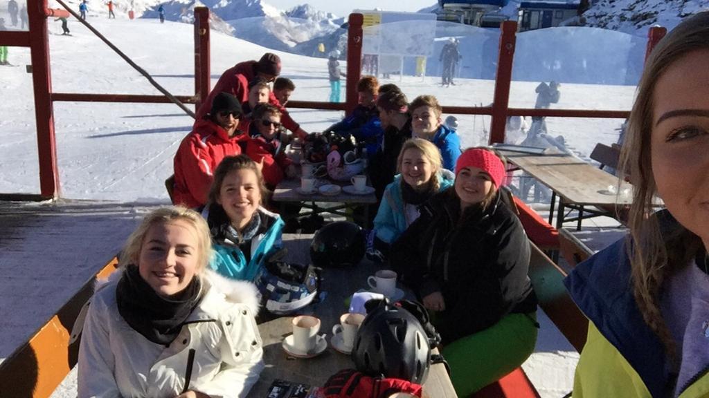 DCSSkiTrip's tweet photo. Winning "instructor selfie ". Congratulations Lucy and Lowri. #teamwork #hotchocolatebreak @ShelburneHouse https://t.co/rkNa2vWozO