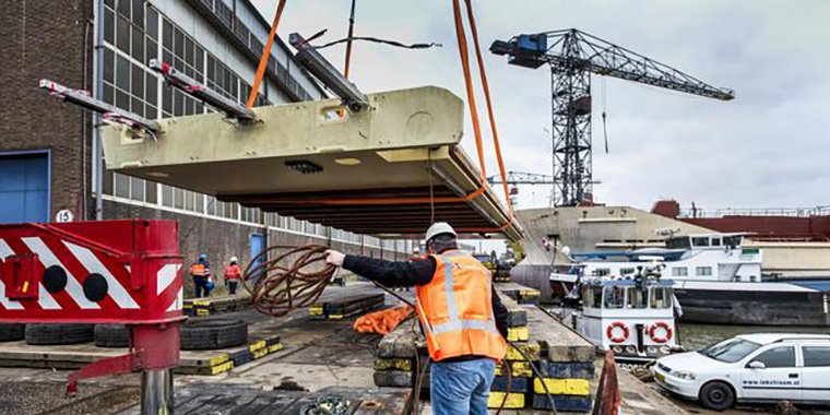 InnoQuarter's tweet photo. Wilhelminakanaal met sluisdeuren van composiet. Is kunststof het nieuwe staal? https://t.co/5mxI9WN7ka #FiberCore https://t.co/aW86808m7M