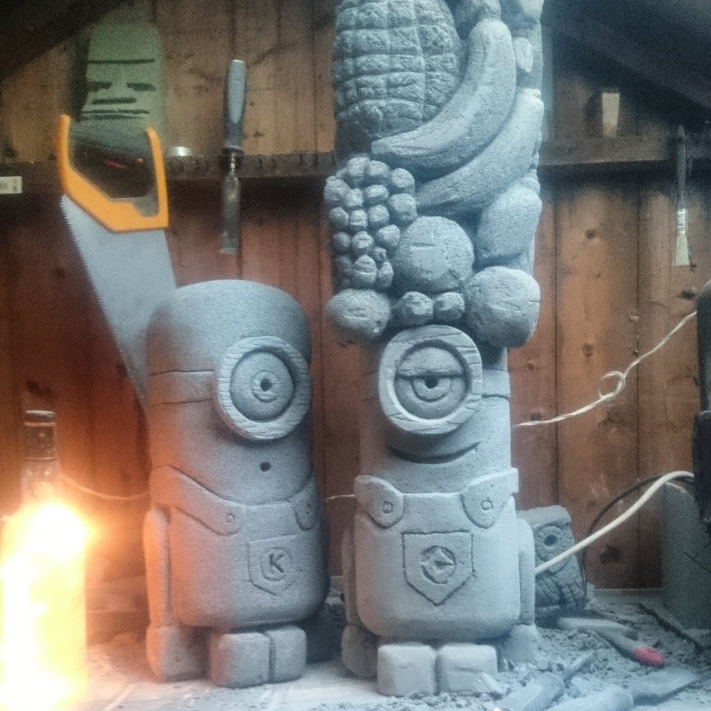 tiki_headz's tweet photo. #minnion #tiki #tikiheadz #concrete #h+h #celcon #tikibar #handcarved https://t.co/ZhppJlJ0X9