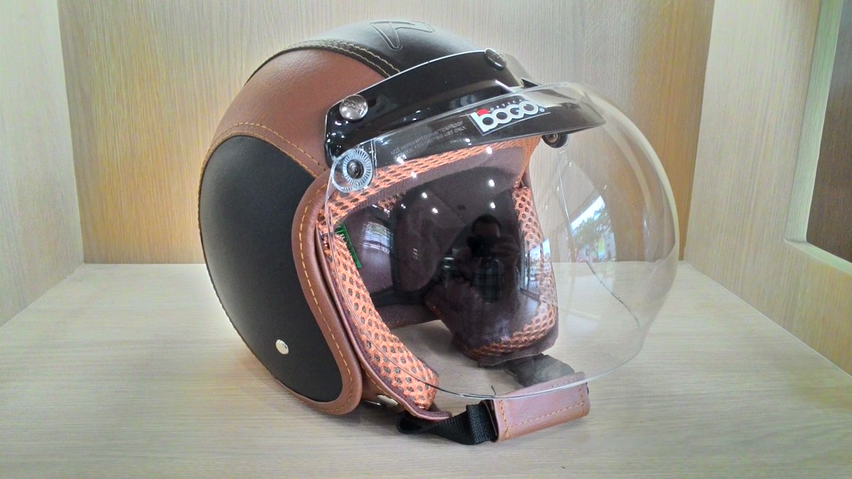 Motoran wajib gunakan helm ya Guys &amp; Girls, agar lbh aman pastikan kamu gunakan Monza Helmet trionahelm.com/product/monza