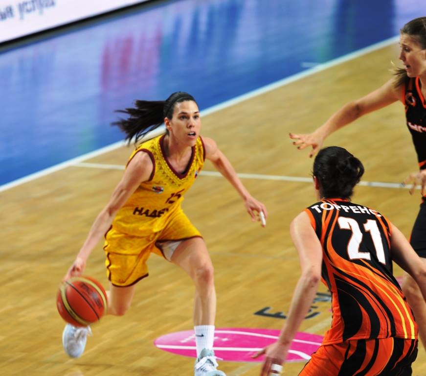 Cruz se lleva el duelo español ante Torrens en una victoria histórica. ¡Y tenemos el vídeo! gigantes.com/cruz-se-lleva-…