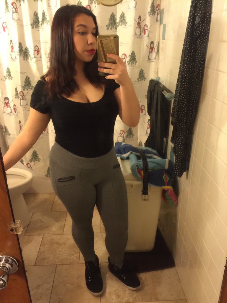 lyric13_'s tweet photo. @Awkward_Duck  #twinder 18, #boston,lesbian, just want someone to talk to,chill and share some vibes with😌✊🏽 https://t.co/mGDzN7dTQi