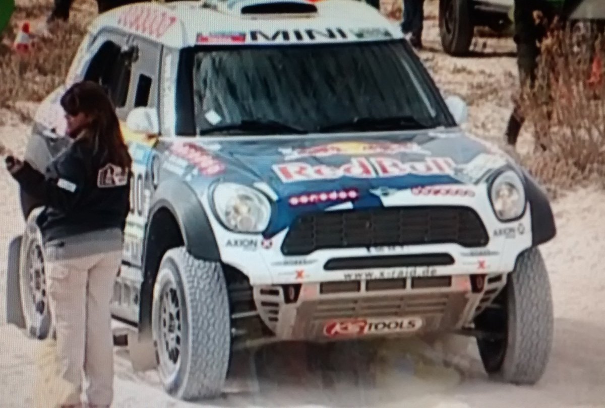 EspirituDakar's tweet photo. #DAKAR2016 #E6autos
@AlAttiyahN-@matthieubaumel y #Poulter-Howie ya disputan la especial. https://t.co/jlWKJrE3I2