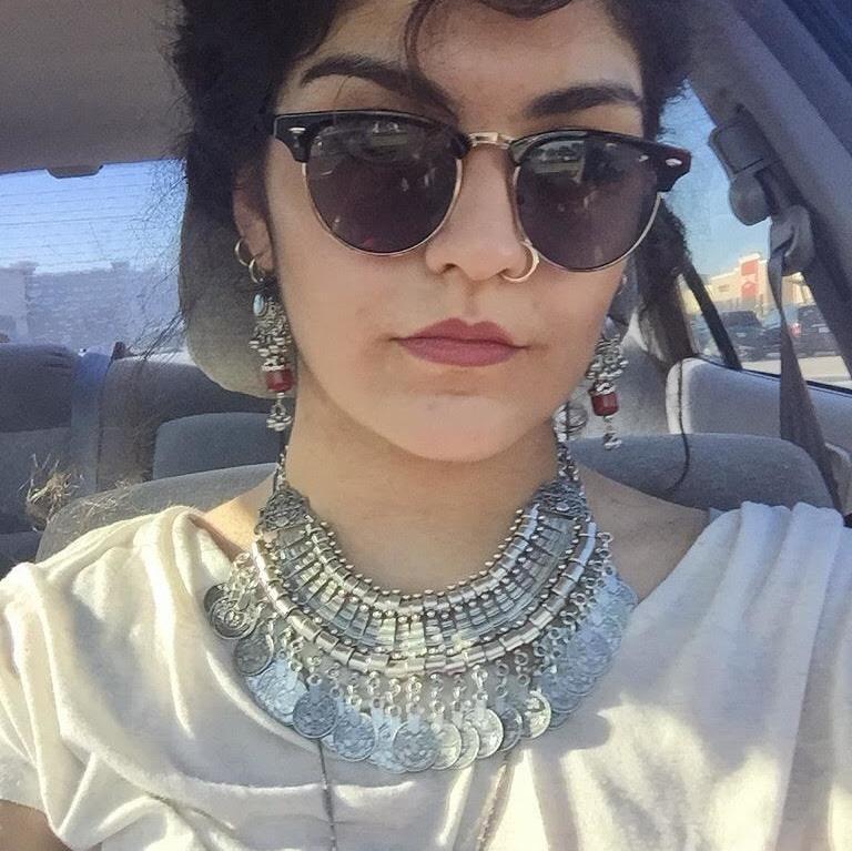 i_D's tweet image. This teen feminist set the Twittersphere on fire with her stomach-selfie: bit.ly/1Zcyal5