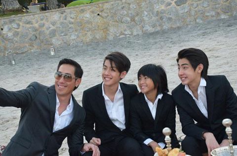 Jaonaay_jinjett's tweet photo. เชื่อว่าสาวๆทุกคนอยาก #selfie กับหนุ่มๆบ้านนี้แน่ๆ คืนวันอาทิตย์นี้ 22.40 ห้ามพลาดเด็ดขาด!

Cr. woodytalkshow https://t.co/5gLJQyQox3