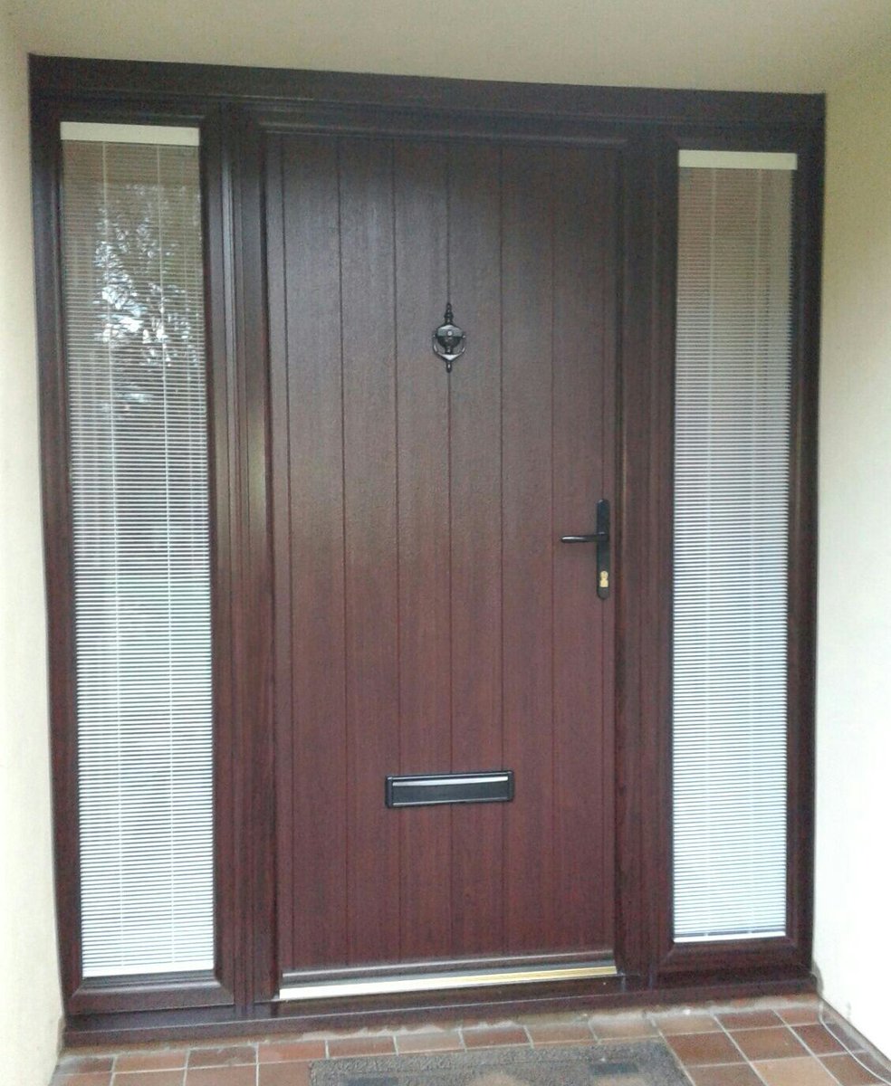 Happy New Year all. The first <a href="/SolidorLtd/">Solidor</a> of 2016 is this Rosewood Flint with blinds in the glass of the side panels
